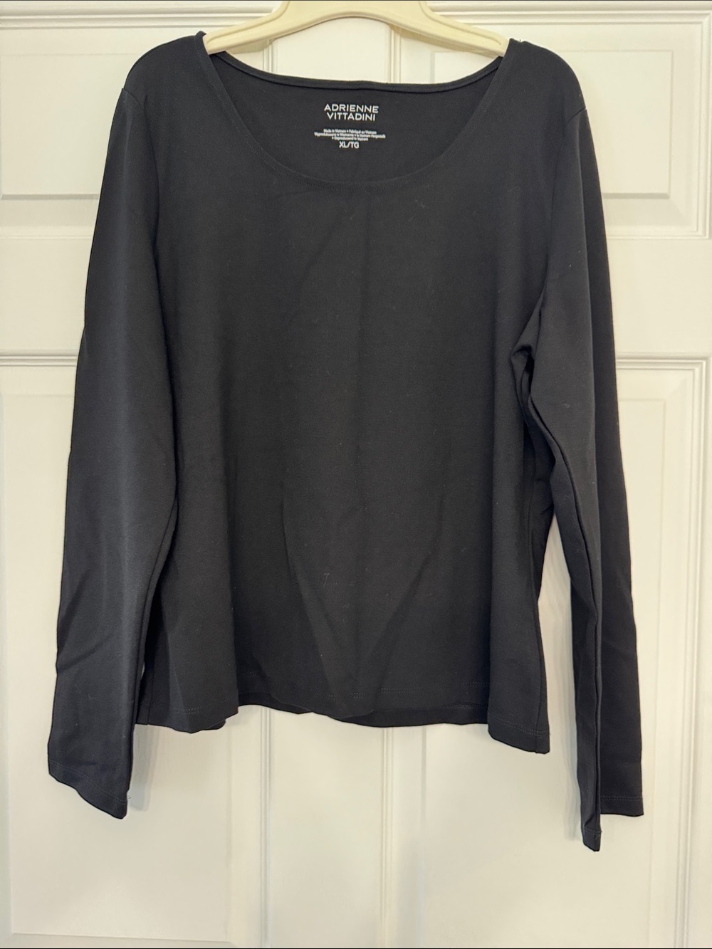 Adrienne Vittadini Black Long Sleeve Scoop Neck Tee